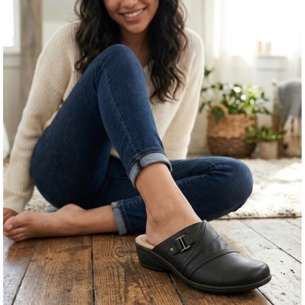 Earth Spirit Gaci Black Leather Slip On Mule‎ Clogs Comfort Buckle Detail 10